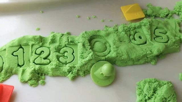 Учим цифры. Кинетический песок и штампы цифры. Цифры для малышей смотреть онлайн