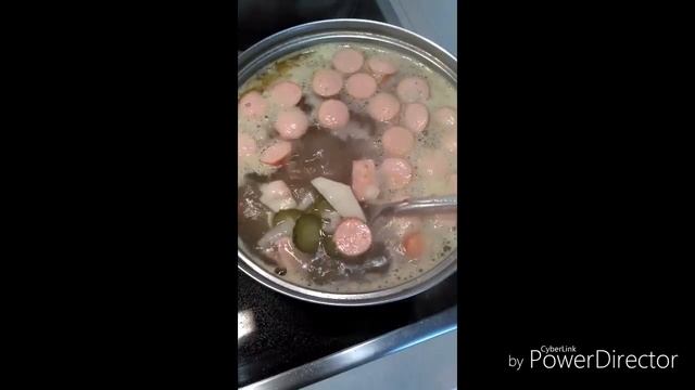 СОЛЯНКА С СОСИСКАМИ,на скорую руку смотреть онлайн
