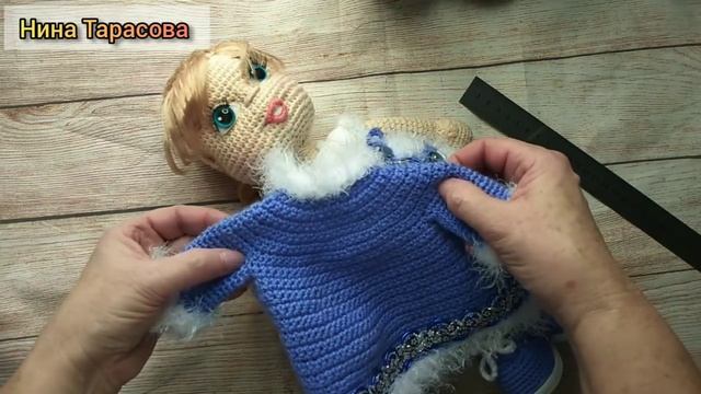 Видеообзор куклы Снегурочки. Вязание крючком. смотреть онлайн