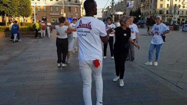 Эдди Мораллес, Пушкинская площадь.Бочата. смотреть онлайн