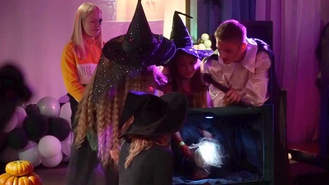 ХЭЛЛОУИН Вечеринка//HALLOWEEN Party/ Детские новости МьюзиСтайл. смотреть онлайн