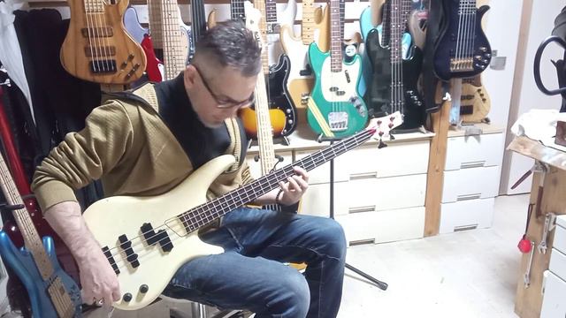 Vintage Japanese Bass Guitars: Ibanez SR600 1990 Fujigen Made BASS GUITAR REVIEW / BASS SOUND CHECK смотреть онлайн