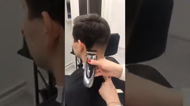 Так создаются стильные , мужские стрижки . смотреть онлайн