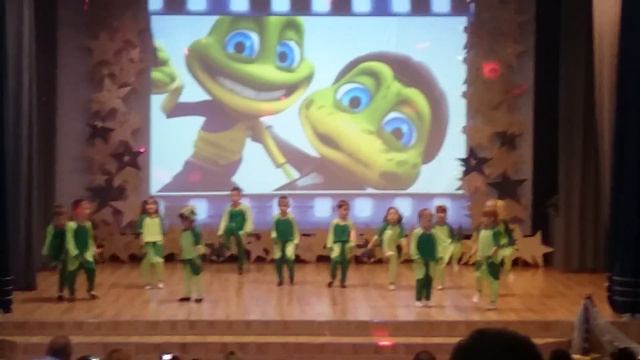 Танец лягушат. смотреть онлайн