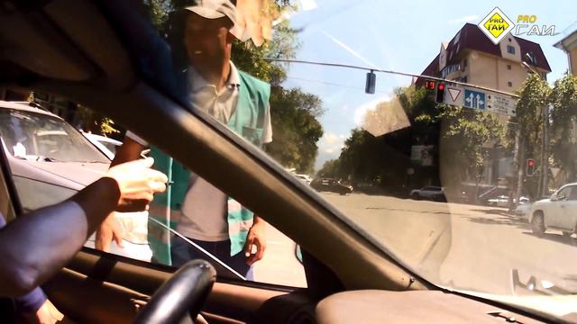 Парковщик на Панфилова. ЭТО МАФИЯ... смотреть онлайн