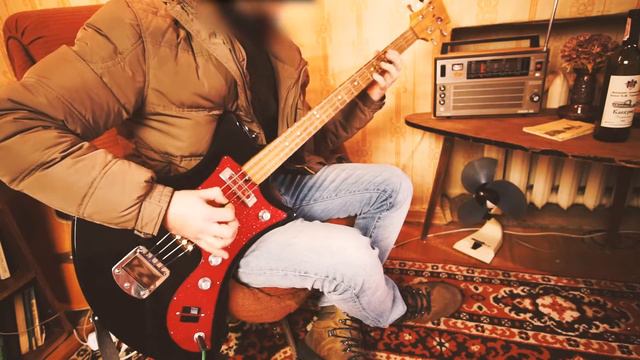 USSR vintage soviet Bass Guitar Roden смотреть онлайн