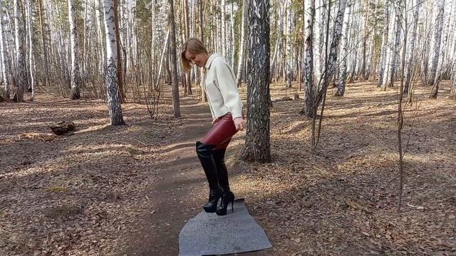 Passionately Tears The CARPET With SHARP METAL HEELS !  Asmr