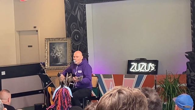 1979 Billy Corgan of Smashing Pumpkins Acoustic 1979 Surprise Show Today смотреть онлайн