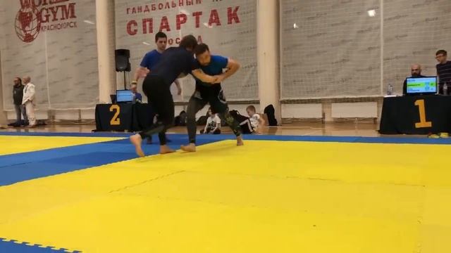 Победа Артура Рахимова на турнире по Джиу-джитсу в подмосковном Крансогорске смотреть онлайн