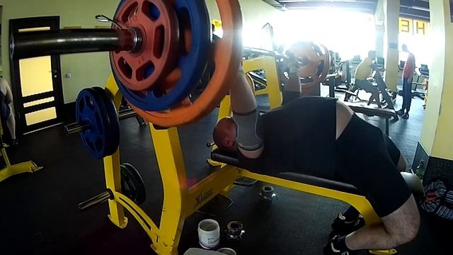 Д 4, Жим лежа с паузой (2 сек.) на подъеме, 95 кг. смотреть онлайн