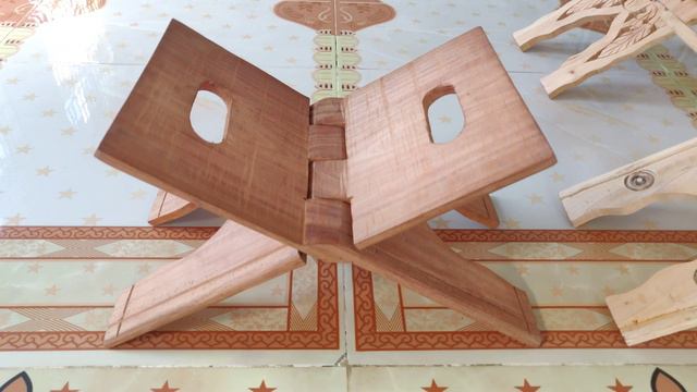 Wooden Quran Stand |হাফিজি এবং নূরানী ছাত্র দের জন্য চমৎকার রেহাল#quran#foldingbookstand #quranstan смотреть онлайн