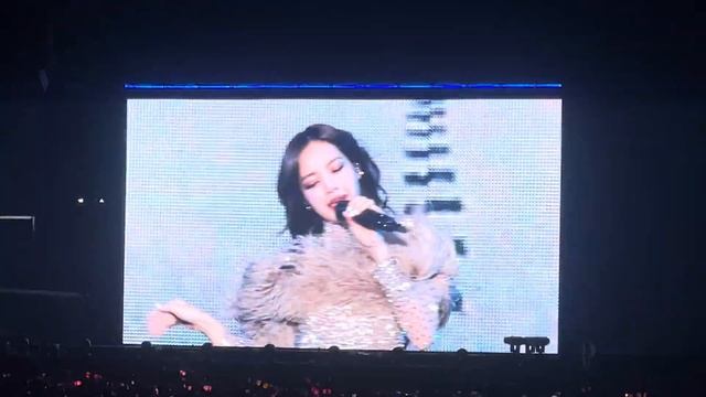 [4K] Intro + Money - Lisa BLACKPINK [Day 2 (30-Jul) - BORNPINK WORLD TOUR in HANOI] смотреть онлайн