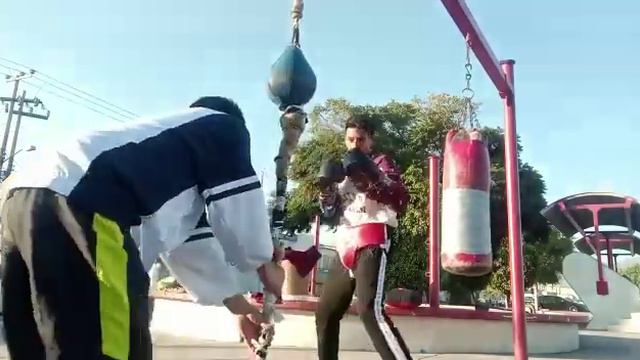 MAURICIO ROMERO, cabeceos y ataque con ganchos 25 enero 2023 смотреть онлайн