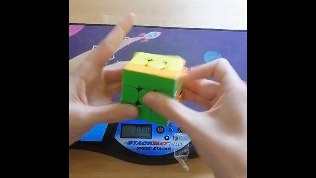 HKQ8CUBER's 3.03 Scramble Solved in 1.43 SECONDS! #Shorts смотреть онлайн