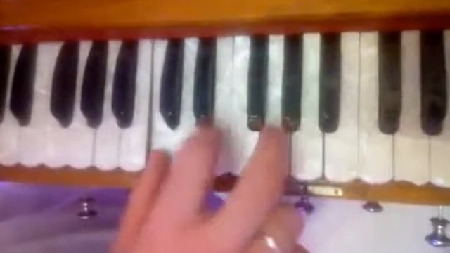 Аккорды гармошка киртан. Харе Кришна. Hare Krishna. Chords Maha mantra kirtan harmonium tutorial 9 смотреть онлайн