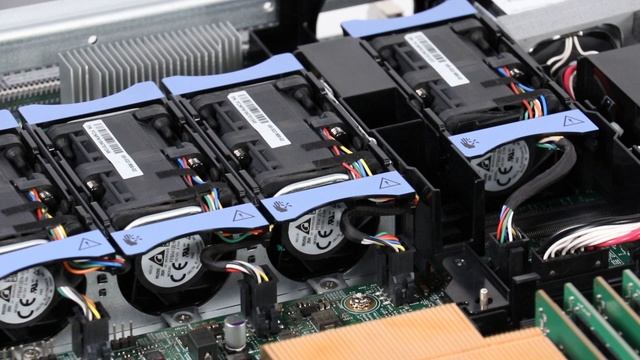 PowerStore CRU: Replace a Faulted Fan Module смотреть онлайн