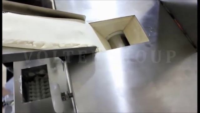 Формовочная машина для кружков из теста SZ 801 Dough skin making machine SZ 801 смотреть онлайн