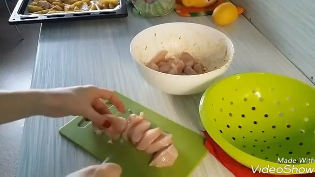 Картофель по-деревенски и куриное филе с овощами смотреть онлайн