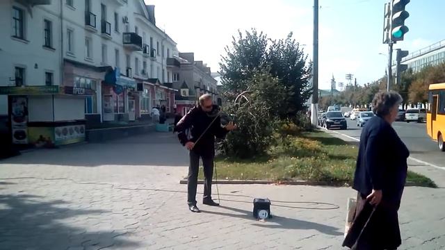 Уличный музыкант в Ахтырке 2 смотреть онлайн