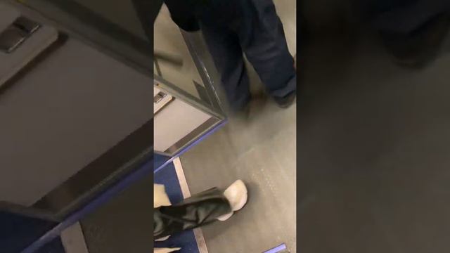 Капитан воздушного судна отказался подтвердить живую ЖенЧину на бортут и утратил честь офицера☝🏻 смотреть онлайн