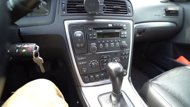 5-Cylinder Volvo V70 2.5T Acceleration & Review! (TURBO, 209HP)? смотреть онлайн