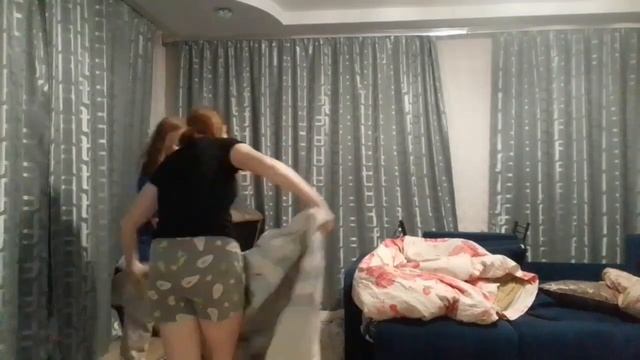 Строим дом из одеял, подушек и т.д.???? смотреть онлайн