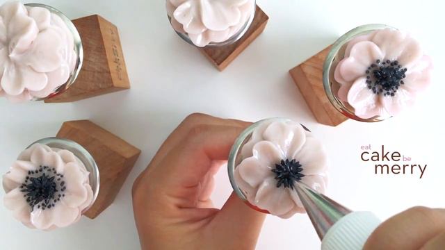 How To Pipe a Buttercream Anemone смотреть онлайн