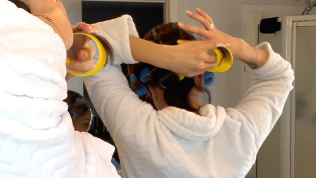 Not to be Dramatic but if you have FINE HAIR, Velcro Rollers will be LIFE CHANGING! смотреть онлайн