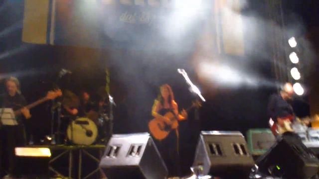 Paola Turci canta Ringrazio Dio e Dio come ti amo a Fara смотреть онлайн