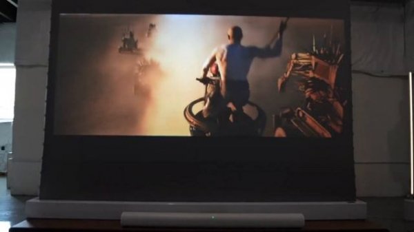 White Screen vs. ALR Anti-Light Screen: The Ultimate Projection Showdown