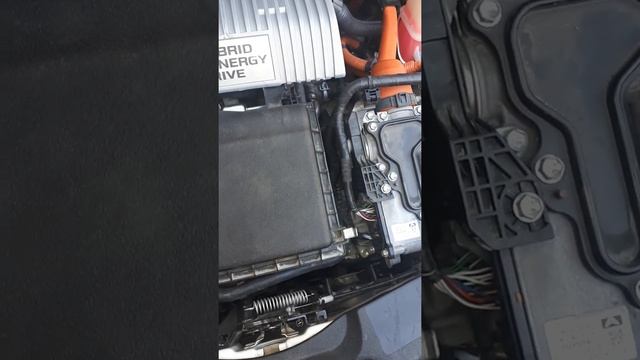 Приус 30. После чистка ЕГР и замена свечи. смотреть онлайн