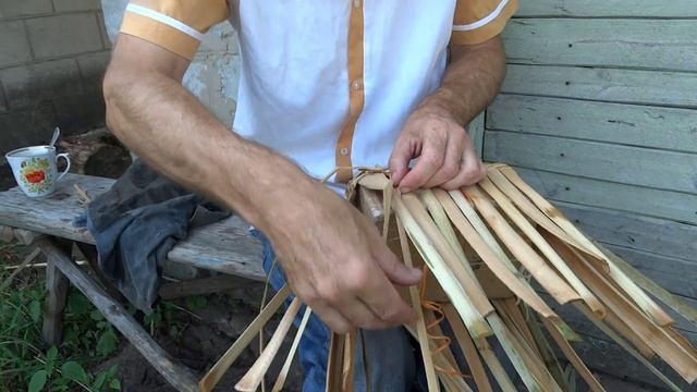 Корзинка из рогоза.