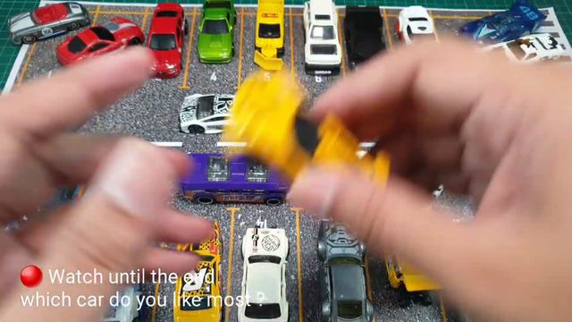 Close-Up on Collectible Diecast Beauties смотреть онлайн