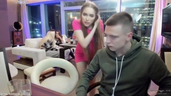 MELLSTROY БОМЖИХА ДАЛА ЛЕЩА / MELLSTROY ИЗБИЛ БОМЖИХУ