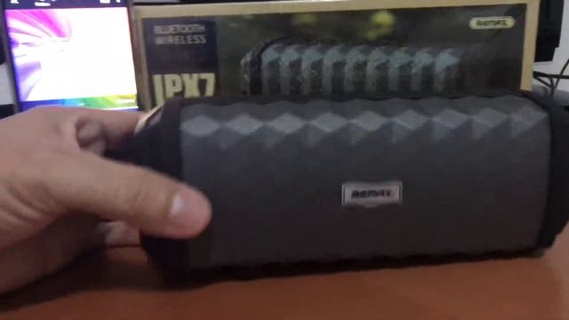 Pruebas de la bocina REMAX RB-M12 смотреть онлайн