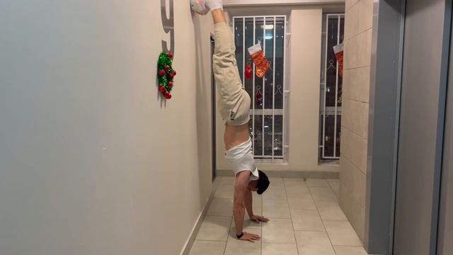 КАК НАУЧИТЬСЯ СТОЙКЕ НА РУКАХ БЫСТРО?!ОТВЕТ ТУТ [ПРОВЕРЕНО]