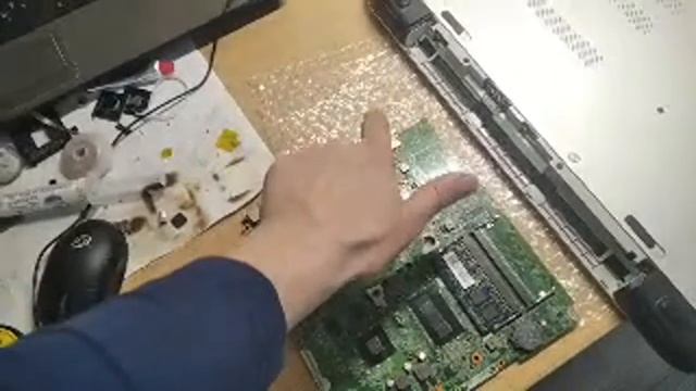 HP 17-F152NR не включается смотреть онлайн