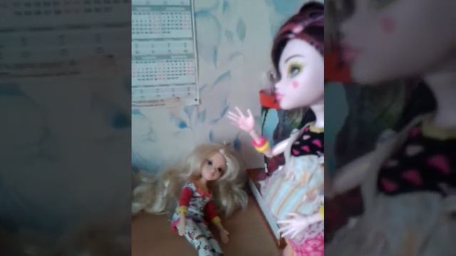 Moxie попала в школу монстров..... смотреть онлайн