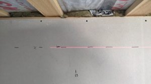 Как установить лазерный уровень под потолком.