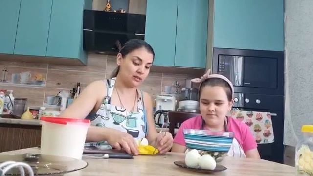 Как приготовить салат с редиской и огурцами /рецепт вкусного и полезного салата смотреть онлайн