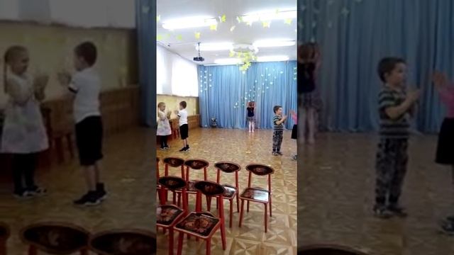 Фрагмент музыкального занятия в средней группе." Парная пляска" смотреть онлайн
