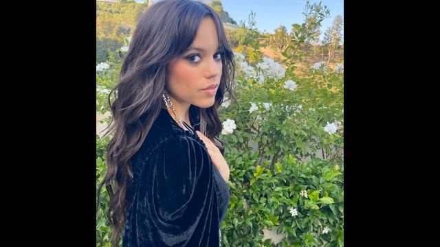 58 Magnificient Photos Of Jenna Ortega смотреть онлайн