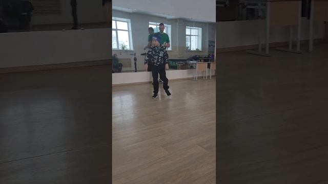 break dance battle. Брейк-данс баттл. смотреть онлайн