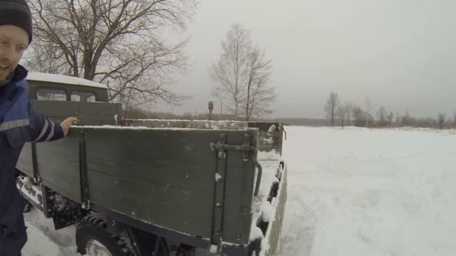Советский внедорожник Уаз 3303/ Помощник в хозяйстве смотреть онлайн