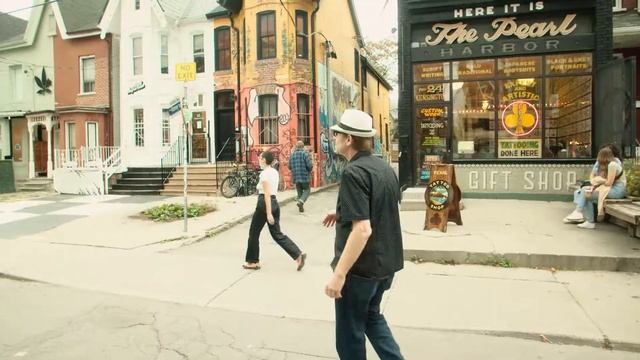 City of Culture tours Kensington Market смотреть онлайн