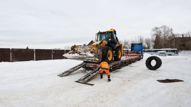Перевозка экскаватора-погрузчика JCB 4CX тралом | Съезд с трала | Транспортная компания ГК Сокол смотреть онлайн