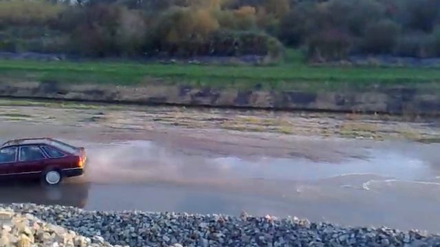 Driften Drifting Ford Sierra 2.0 GHIA смотреть онлайн