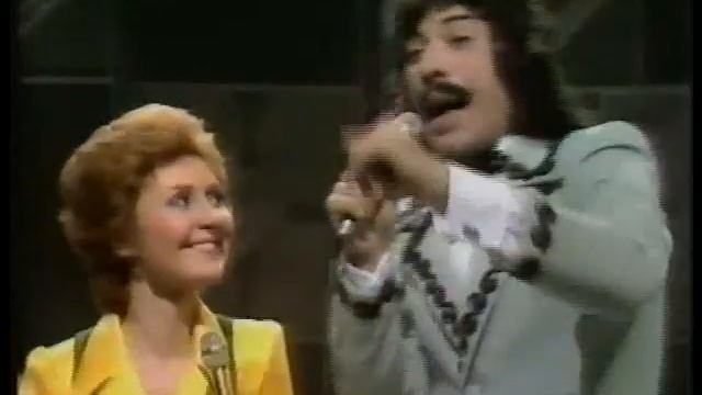 its lulu with Tony Orlando & Dawn tie a yellow ribbon round the ole oak tree смотреть онлайн