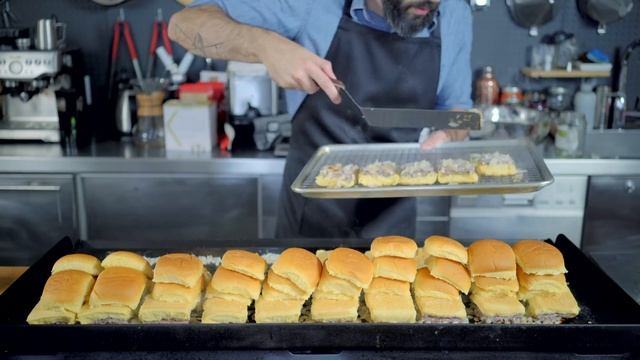 Binging with Babish: White Castle Order from Harold & Kumar смотреть онлайн