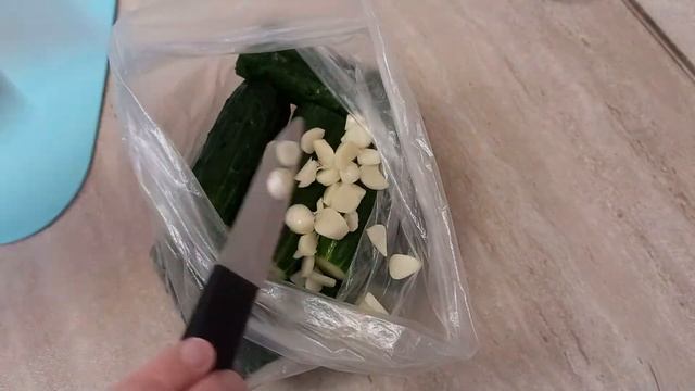 Малосольные огурцы за 2 часа! Интересный рецепт ароматной закуски! смотреть онлайн